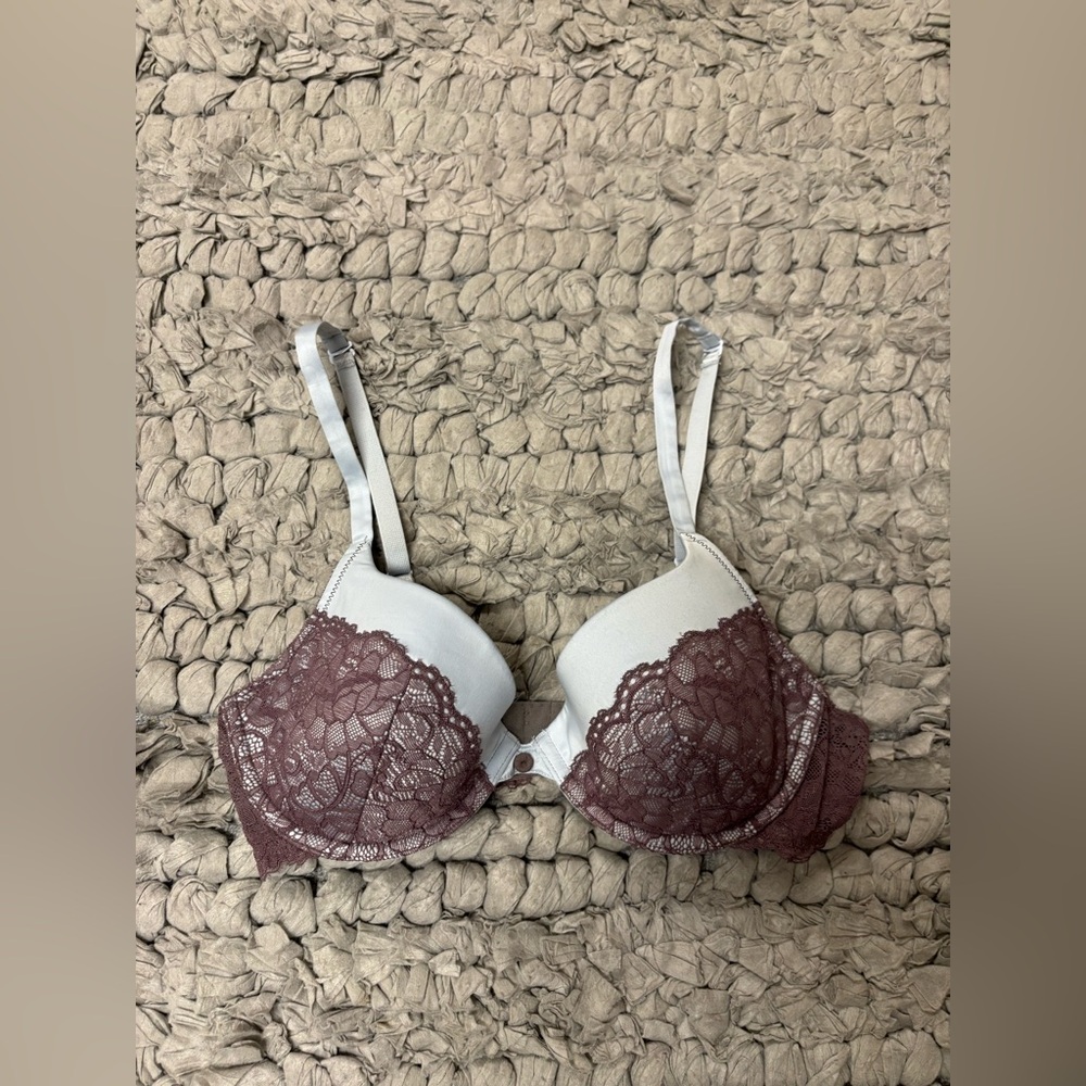 Sixty Eight (6ixty8ight) Brand Lace Trimmed Bra